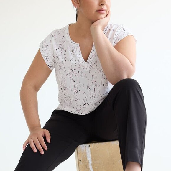 NWT Reitmans Cap-Sleeve Blouse with Split Neckline 3X - Picture 2 of 15